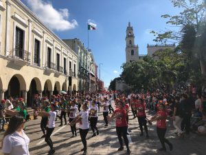 Prepa 10 Caucel en el desfile civico del 20 de Nov.